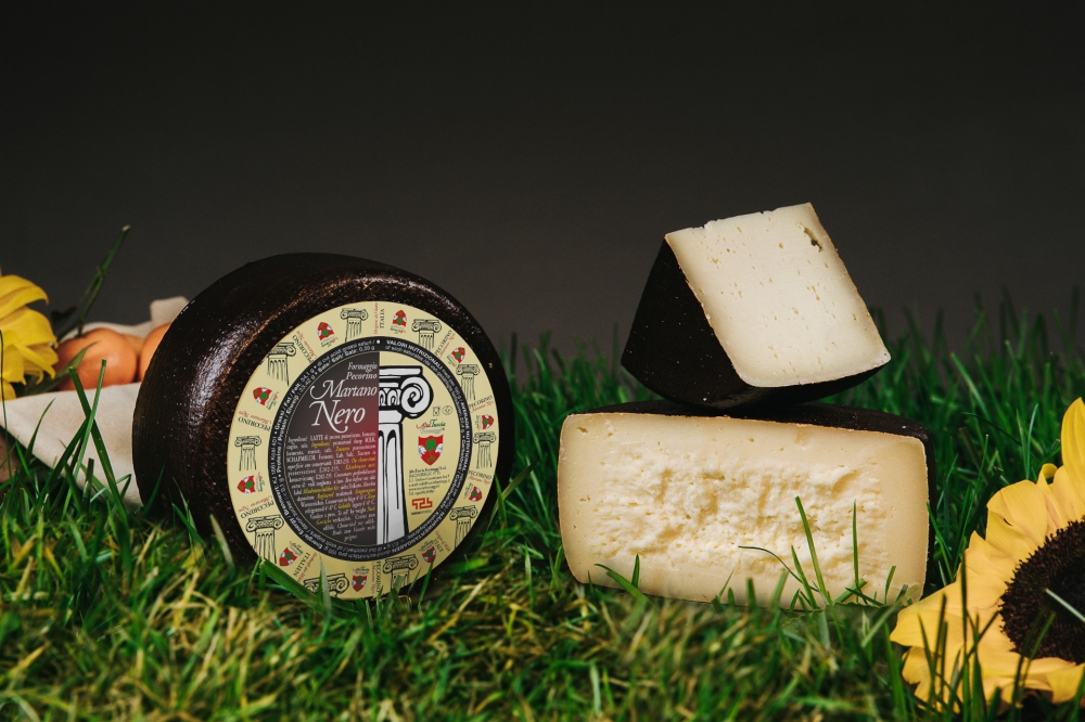 Alta Tuscia Formaggi - Pecorino Martano Nero