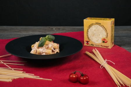 Cacio e Pepe pomodoro e basilico